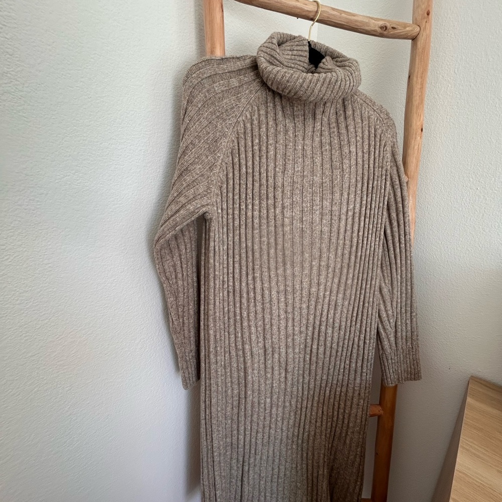 Cozy Ribbed Turtleneck Sweater - Tan